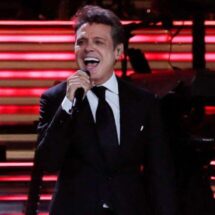PREOCUPA LA SALUD DE LUIS MIGUEL: CANCELA SHOWS POR NEUMONÍA