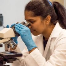 MUJERES EN LA CIENCIA: GANANDO TERRENO Y DESAFIANDO BARRERAS HISTÓRICAS