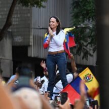 SE INTENSIFICA LA TENSIÓN POLÍTICA EN VENEZUELA TRAS LA DETENCIÓN DE MACHADO