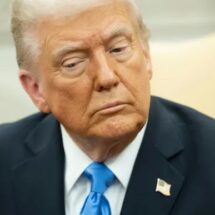 TRUMP ARREMETE CONTRA JUECES POR BLOQUEAR SUS ÓRDENES EJECUTIVAS