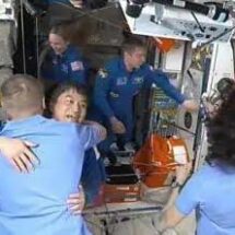 ASTRONAUTAS REGRESAN A SALVO TRAS 9 MESES VARADOS EN EL ESPACIO