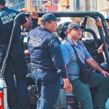 ESTANCADA, REFORMA DE SALARIOS PARA POLICÍAS, MAESTROS Y MÉDICOS