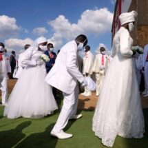 IGLESIA AFRICANA ROMPE RÉCORD CON BODAS POLÍGAMAS
