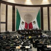 DIPUTADOS HONRAN AL PAPA FRANCISCO