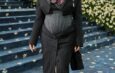 RIHANNA TRANSFORMA LA MODA MATERNAL EN ARTE