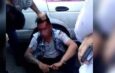 PASAJEROS ENFRENTAN A DELINCUENTE EN MICRO DE IZTAPALAPA