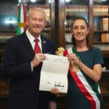 SHEINBAUM ACOGE A EMBAJADOR DE EE. UU. EN PLENA TENSIÓN BILATERAL