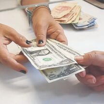 CÁMARA BAJA DE EU AVALA IMPUESTO DE 3.5% A REMESAS