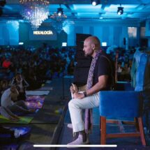 LA HEKALOGÍA DE RICARDO PONCE MUEVE MASAS EN MÉXICO