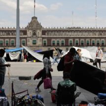 CNTE LEVANTA PLANTÓN, PERO ADVIERTE: “VOLVEREMOS”