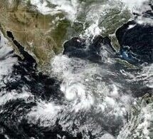 HURACÁN ERICK SE CONVIERTE EN CATEGORÍA 4; GUERRERO Y OAXACA EN ALERTA MÁXIMA