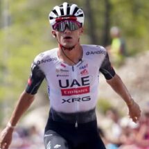 ISAAC DEL TORO ARRASA EN ESPAÑA Y GANA LA CLÀSSICA DE LES TERRES DE L’EBRE