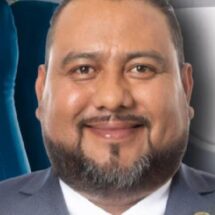 DIPUTADO DE MORENA VOTA EN PLENO VUELO Y DETONÓ LA POLÉMICA