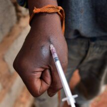 El “bluetoothing”: la peligrosa práctica de compartir sangre que dispara contagios de VIH