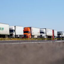 Transportistas levantan bloqueos y acuerdan con Segob mesas de seguridad en carreteras