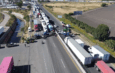 Caos vial en Guanajuato: bloqueos en autopistas por protestas de agricultores, miles varados