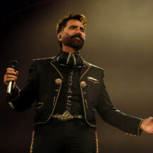 Alejandro Fernández operado de emergencia: el Potrillo se recupera tras intervención urgente
