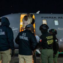 EE.UU. agradece a México el envío de 37 criminales; Sheinbaum defiende que “Fue decisión soberana”