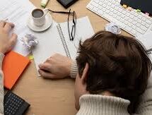 Adiós a la reducción de jornada laboral: Empleados trabajarían más horas diarias y sin pausas para compensar el día libre