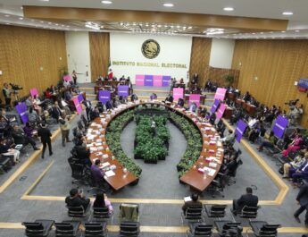 Cámara de Diputados aprueba convocatoria para renovar tres consejeros del INE