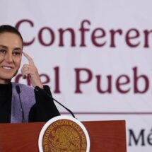 Gobierno reporta limpieza de 128 toneladas de residuos tras derrame en Veracruz; persisten dudas sobre origen y magnitud