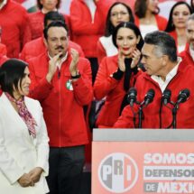 PRI lanza red ‘Defensores de México’ con Rosario Robles al frente; Sheinbaum ironiza sobre los perfiles