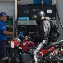 Reactiva gobierno federal subsidio a gasolinas y diésel ante alza por conflicto en Medio Oriente