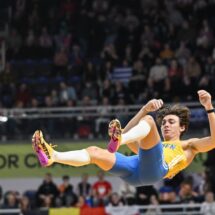 Mondo Duplantis eleva el récord mundial a 6.31 metros en el Mundial de Torun