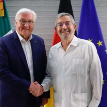 Llega presidente de Alemania a Cancún para reunión con Sheinbaum