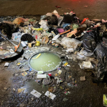 Inundaciones de aguas negras afectan colonias de Torreón y Gómez Palacio por fallas sanitarias