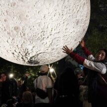 Inaugura Brugada festival de luces FILUX ‘Solo la Luz, Primavera’ en Paseo de la Reforma