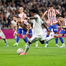 Real Madrid vence 3-2 al Atlético en derbi madrileño con doblete de Vinícius