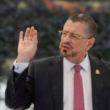 Costa Rica cierra embajada en Cuba y exige retirada de diplomáticos