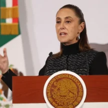 Programa Vivienda para el Bienestar entrega casas en Nayarit y Quintana Roo