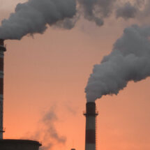 Emisiones pasadas de CO2 generarán daños económicos diez veces mayores a futuro, revela estudio de Stanford