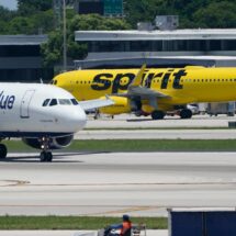 Crisis en aeropuertos de EE. UU. por falta de pago a agentes de la TSA