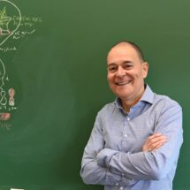 Científicos españoles reciben premio internacional mientras ONU alerta sobre brecha de género en derechos legales