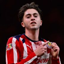 Chivas golea 5-0 a León y asume el liderato del Clausura 2026