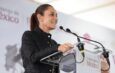 Sheinbaum entrega viviendas y condona créditos en Puebla entre protestas por planta recicladora