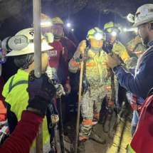 Rescatan con vida a minero en Santa Fe; hallan sin vida a un tercero