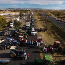 Transportistas y agricultores inician paro indefinido con bloqueos en 20 estados