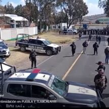 Reportan bloqueos en siete estados por paro de transportistas; Sheinbaum niega razones para la movilización
