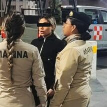 Detienen en el AICM a mujer colombiana con cocaína oculta en frascos cosméticos