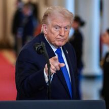 Trump extiende ultimátum a Irán hasta este martes y amenaza con destruir infraestructura crítica