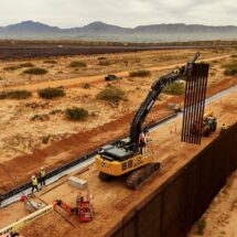 Trump enfrenta críticas por deportaciones a terceros países y daños en sitio sagrado; refuerza seguridad tras tiroteo