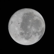 Artemis II realiza sobrevuelo histórico a la cara oculta de la Luna y rompe récord de distancia