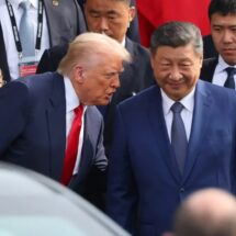 Trump afirma que guerra con Irán está ‘muy cerca de terminar’ mientras EE.UU. envía refuerzos militares