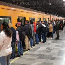 Alta afluencia y fallas técnicas provocan retrasos en múltiples líneas del Metro CDMX