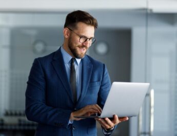 Más experiencia, más impacto: ¿por qué estudiar un Posgrado cuando ya estás en el campo laboral?