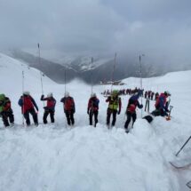 Avalancha en los Alpes italianos deja dos alpinistas muertos y cinco heridos